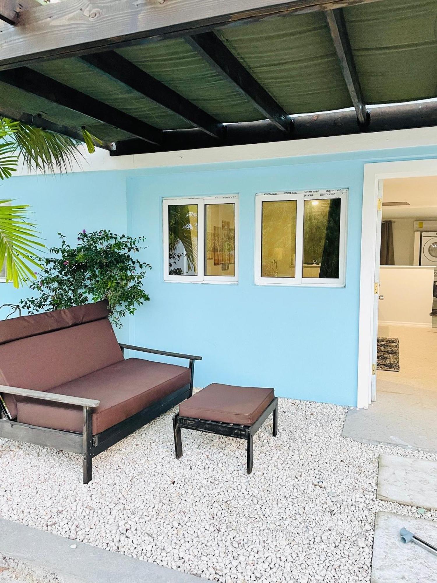 Studio, 100 Feet From The Beach Nassau Exterior photo
