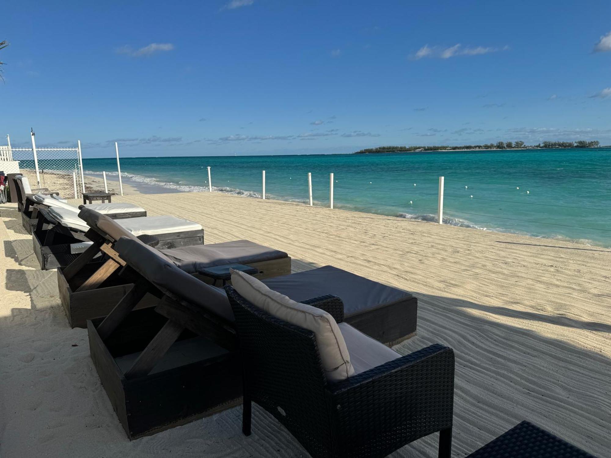 Studio, 100 Feet From The Beach Nassau Exterior photo
