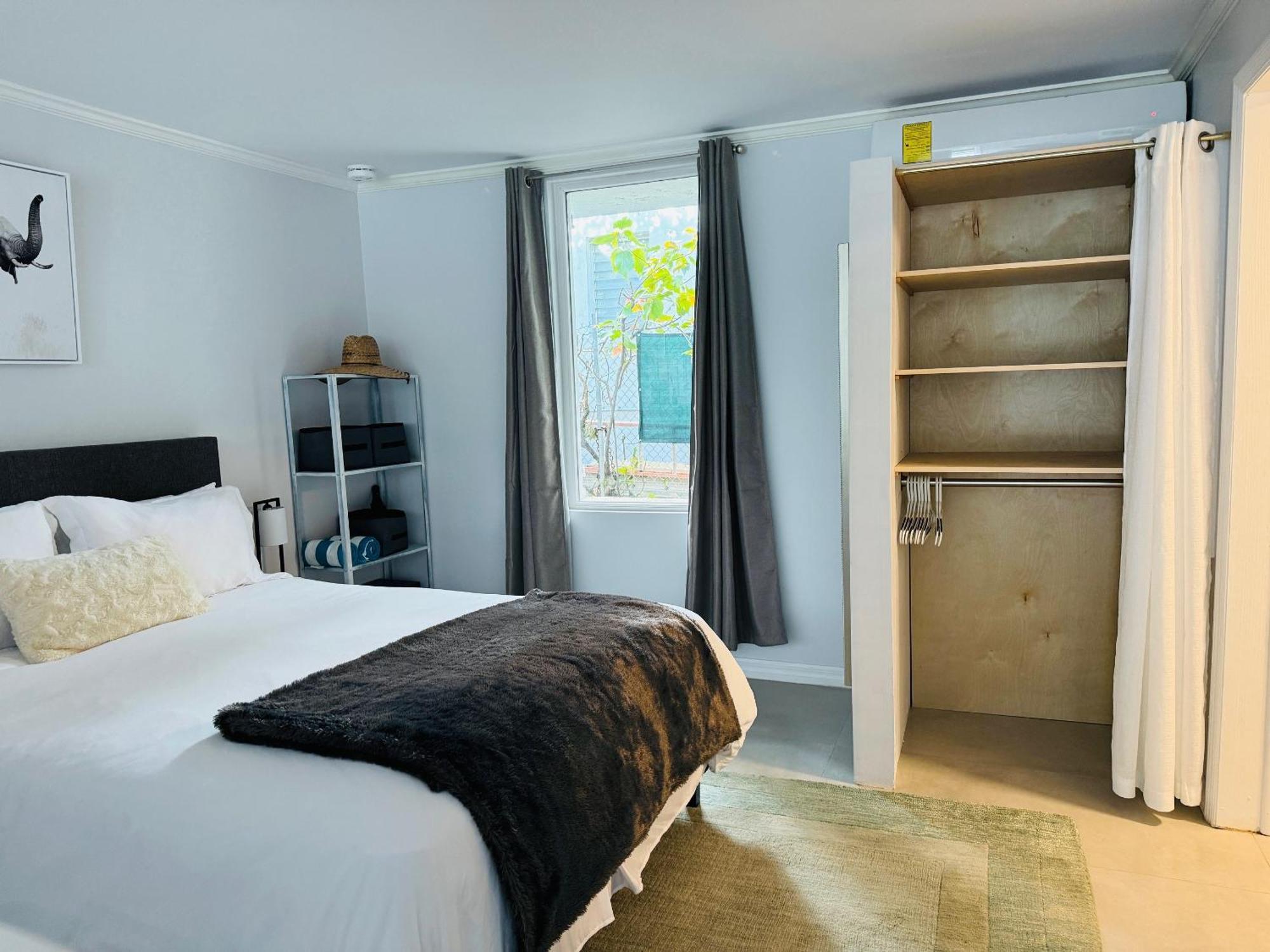 Studio, 100 Feet From The Beach Nassau Exterior photo